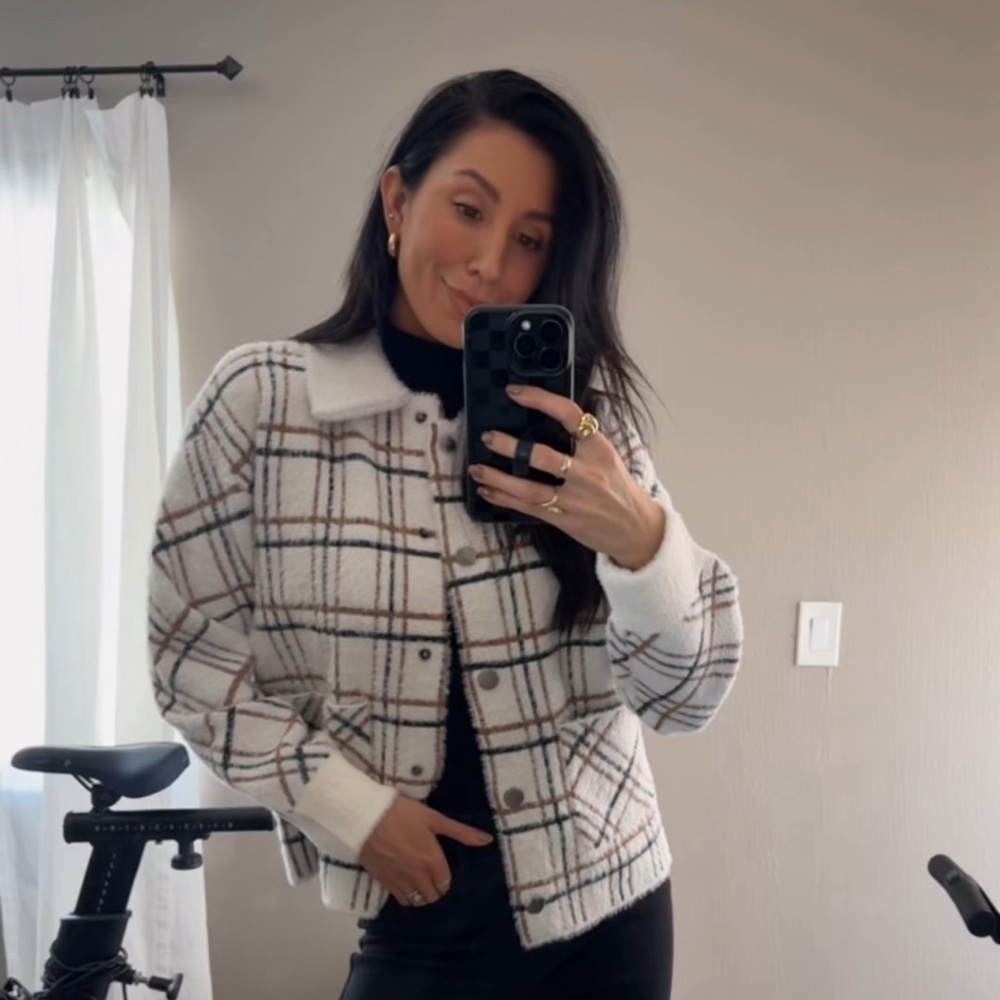 Short Plaid Knit Jacket